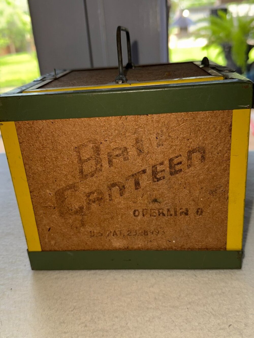 Oberlin Ohio Bait BOX FISHING Canteen for worms Patent 2328993 Galvanized Edge